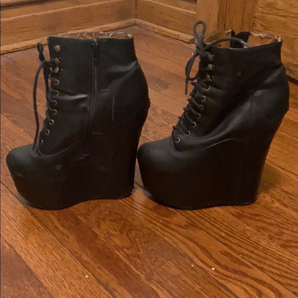 Jeffrey Campbell “Damsel” bootie - Picture 2 of 4